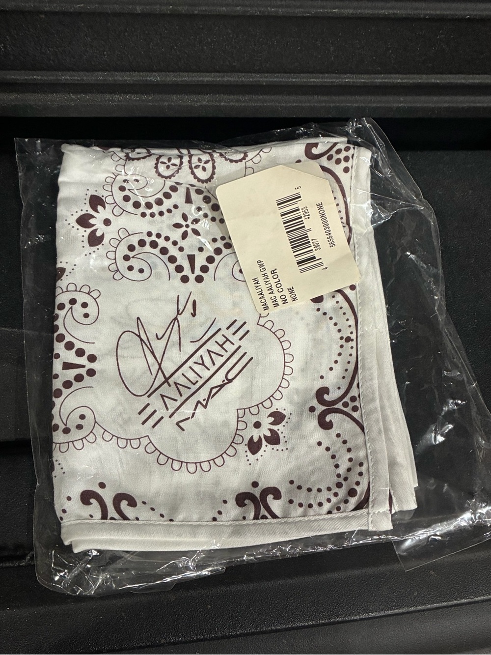 MAC Cosmetics Aaliyah Collectable Bandana White Brand New